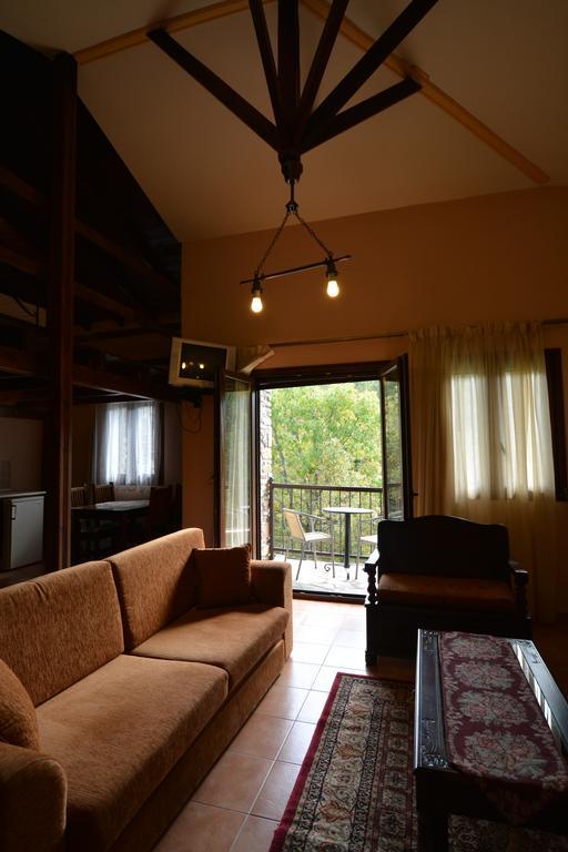 Guesthouse Rodamos Таксиархис Екстериор снимка